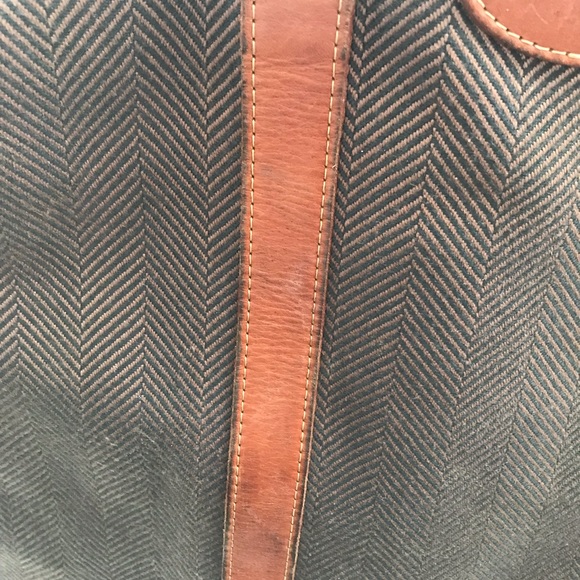 The French Company Duffel Bag in Herringbone Pattern with accessories - Picture 8 of 17